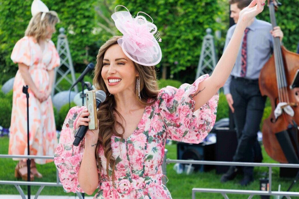 Derby_Day_Host_5ef69322f8